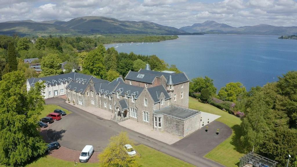 Апартаменти Benoch Lomond Castle Александрія Екстер'єр фото